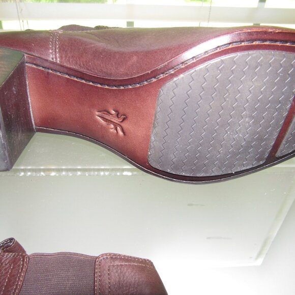 FRYE Chelsea Leather Block‑Heel Brown Ankle Booties · 8.5 * Boho Minimalist Chic - Picture 7 of 8